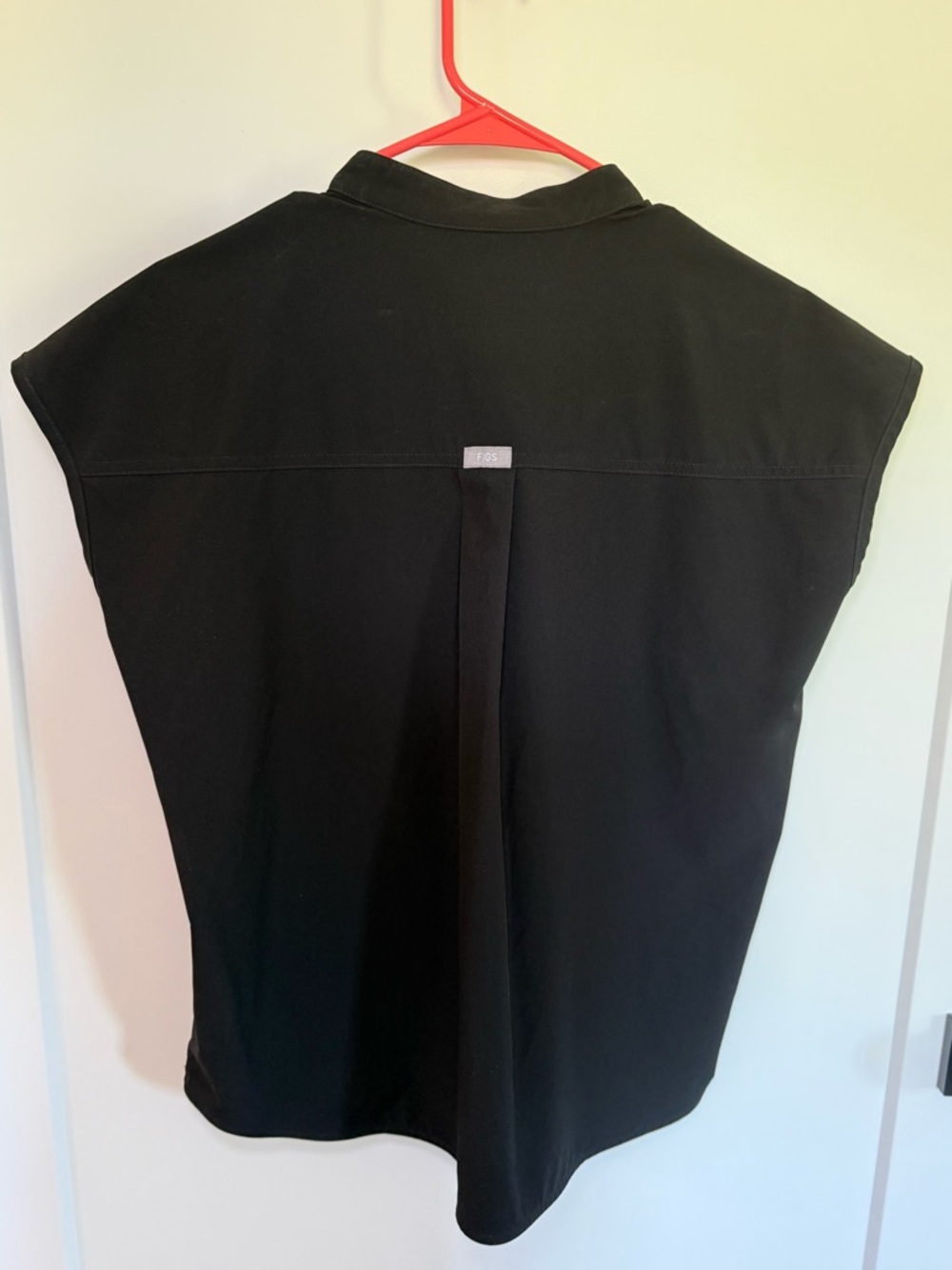 Women’s Rafaela scrub top - Picture 3 of 3